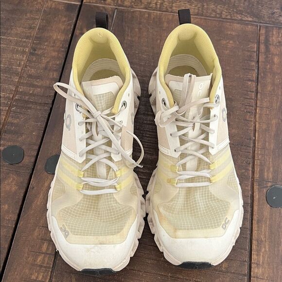 On Cloud Women's Running Shoes White Yellow Shift Vapor US Sz 8 - Picture 2 of 11